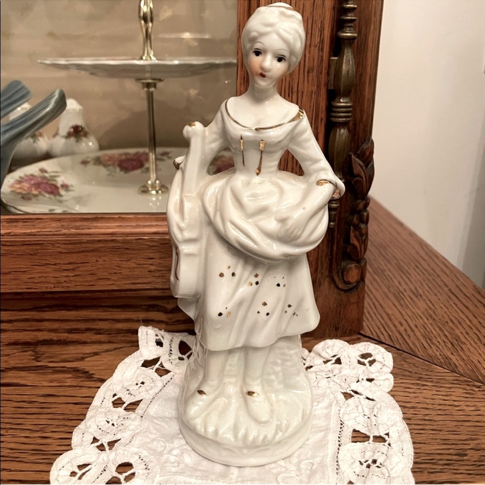 Vintage victorian figurine
